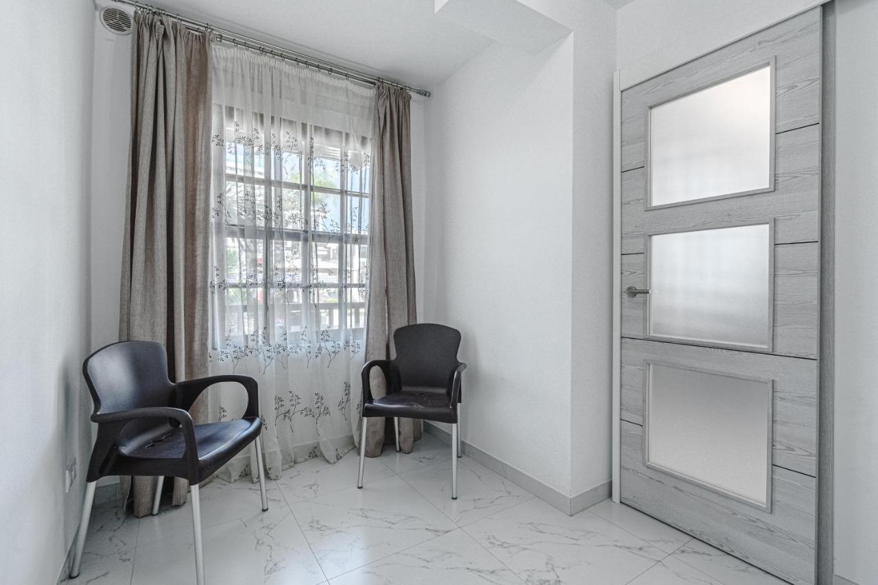 Amazing 3 Bedroom Apartment On The First Line Of The Best Las Americas Beach, Air Conditioner And Terrace Ocean View Playa de las Americas  Eksteriør bilde