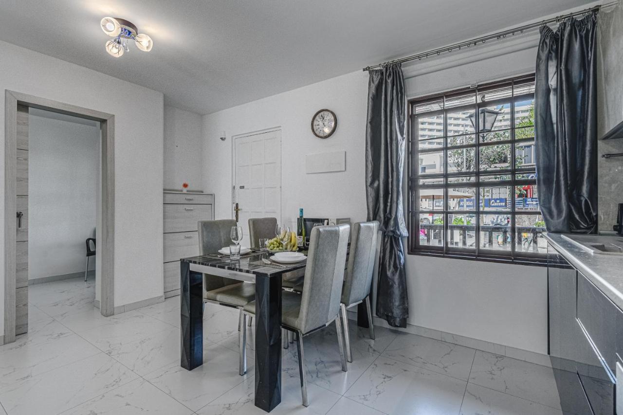 Amazing 3 Bedroom Apartment On The First Line Of The Best Las Americas Beach, Air Conditioner And Terrace Ocean View Playa de las Americas  Eksteriør bilde